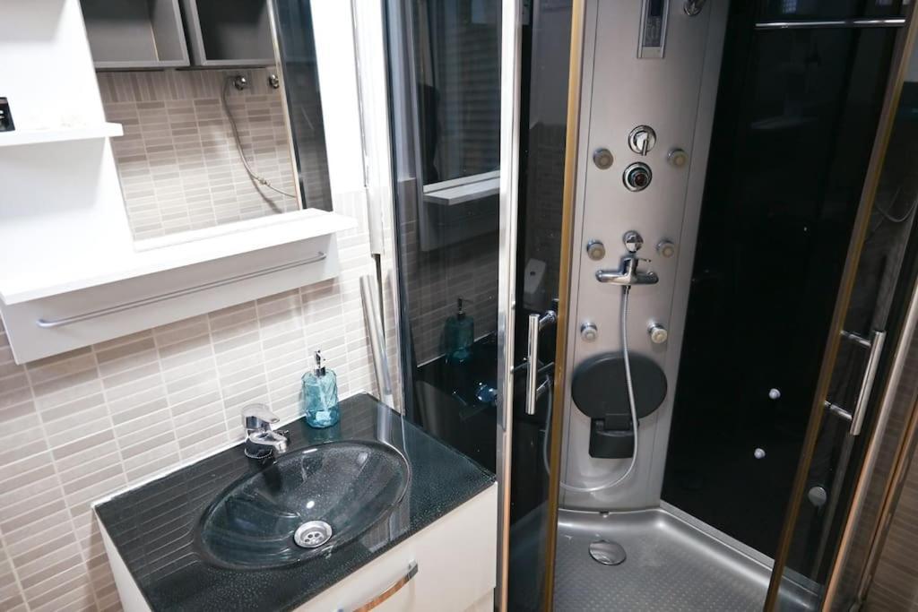 Appartement Agradable Apartamento Temporal De 1 Dormitorio En Madrid Pez30 Extérieur photo