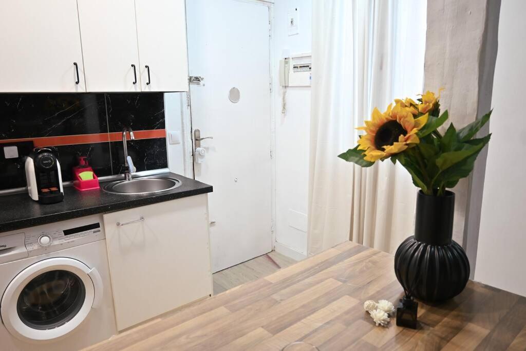 Appartement Agradable Apartamento Temporal De 1 Dormitorio En Madrid Pez30 Extérieur photo