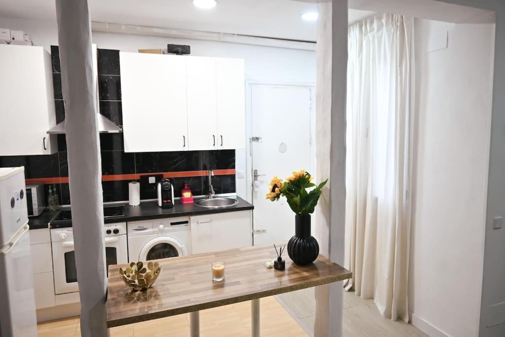 Appartement Agradable Apartamento Temporal De 1 Dormitorio En Madrid Pez30 Extérieur photo