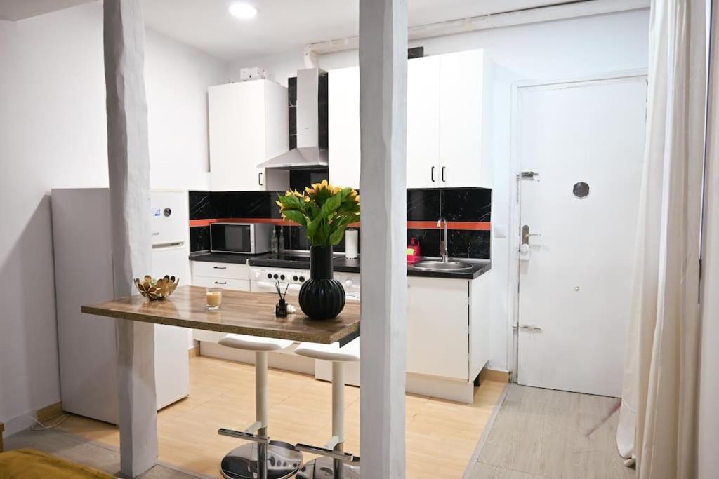 Appartement Agradable Apartamento Temporal De 1 Dormitorio En Madrid Pez30 Extérieur photo